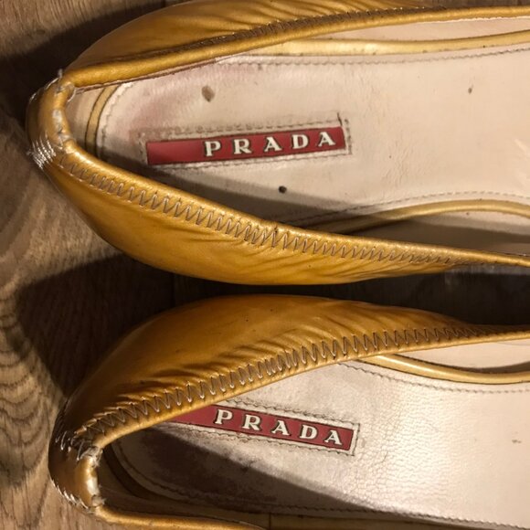 Prada GOLD AND BLACK Patent Leather Buckle Ballet Flat 7.5 - MADE IN ITALY - Picture 3 of 11